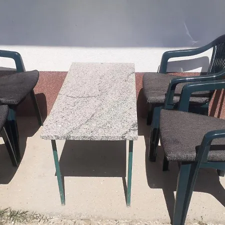 Exit-tvrdava アパート