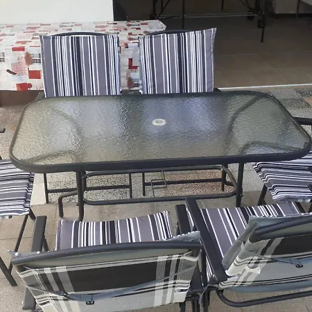 Exit-tvrdava アパート *