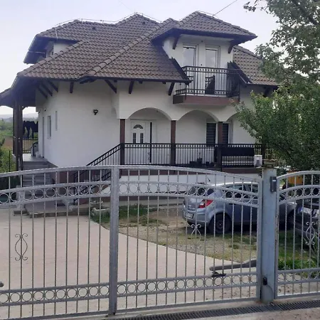 アパート Exit-tvrdava